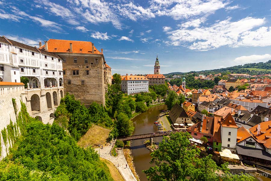 Photo of the Cloak bridge, Krumlov Castle.