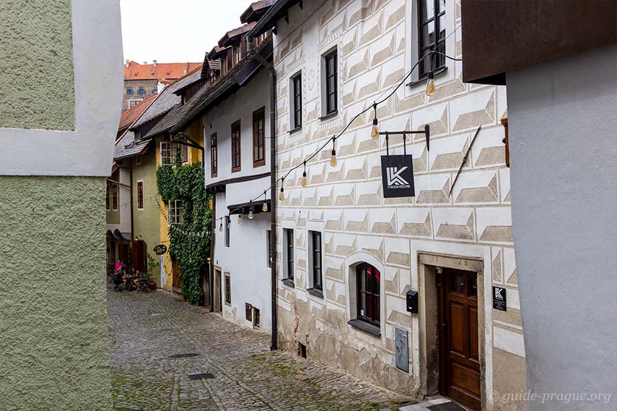 Photo of a narrow street in Cesky Krumlov