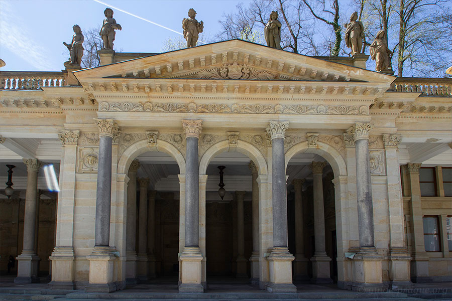 Photo of the Mill Colonnade.