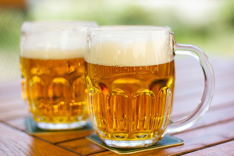Фотография бокалов Pilsner Urquell