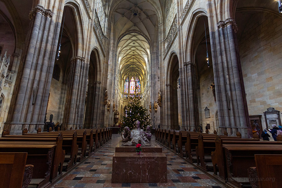 Photo of the Interior of St. Vitus Cathedral
